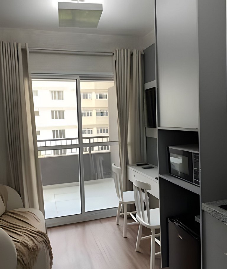 Studio mobiliado próximo à Faria Lima