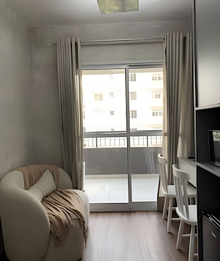 Studio mobiliado próximo à Faria Lima